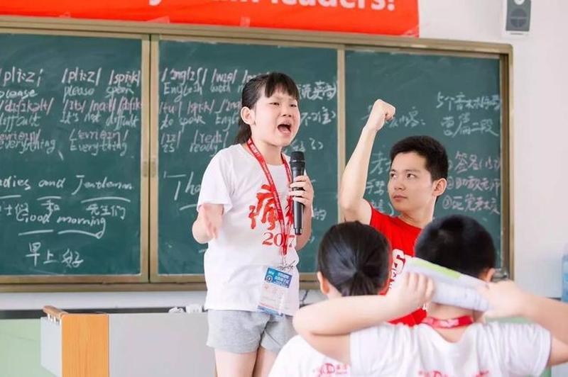 疯狂李阳有几个孩子(疯狂手机再掀风潮，李阳教授教你玩转科技)-第1张图片-铖浩科技