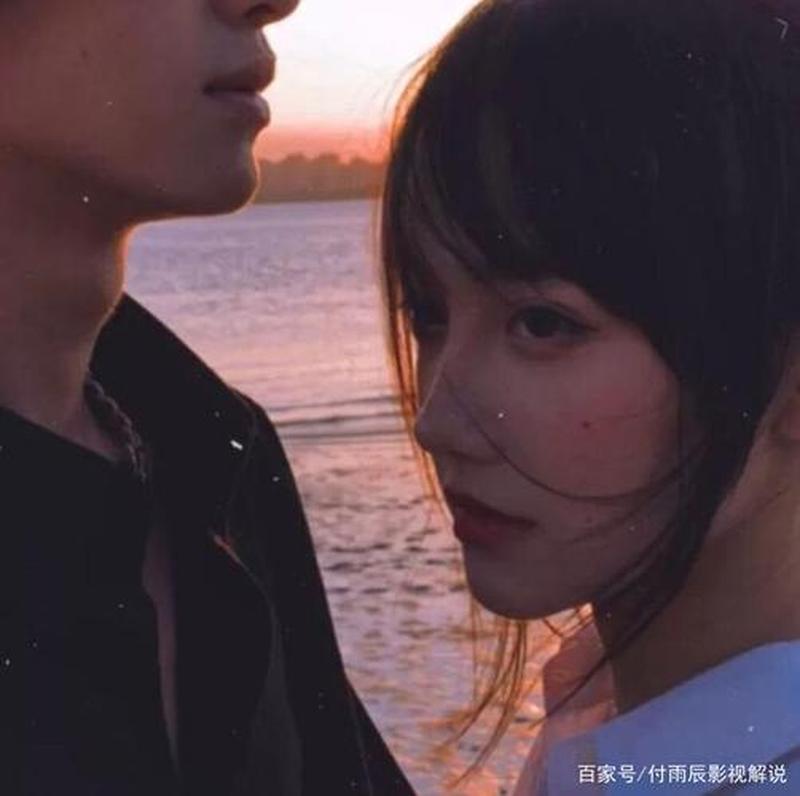2020最潮情侣头像两张真人(情比金坚，爱如潮汐：最爆表情侣头像演绎2018浪漫物语)-第1张图片-铖浩科技