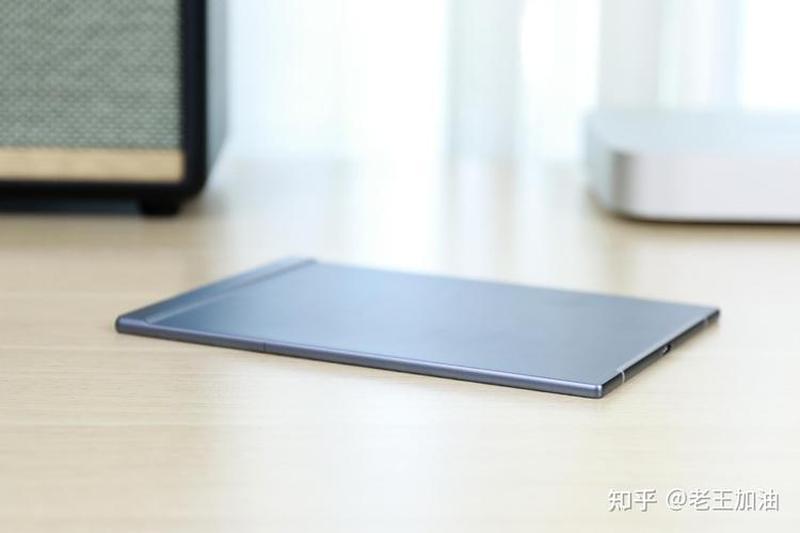 轻薄利器 Miix 10：移动办公新革命-第1张图片-铖浩科技