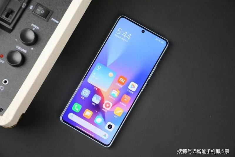 红米note5 发布(红米Note 5 荣耀揭幕 引领千元机新风暴)-第1张图片-铖浩科技