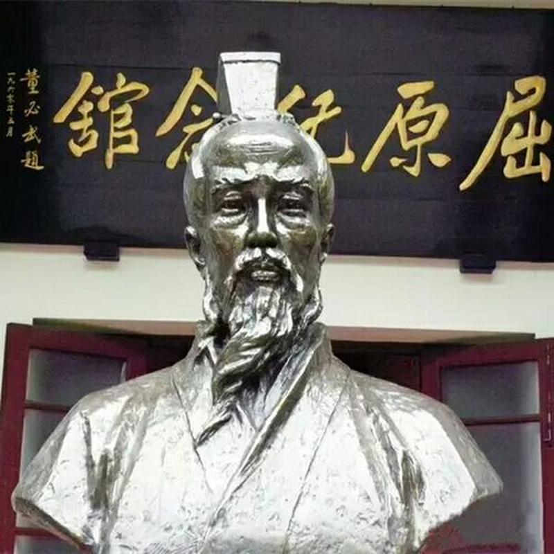海月幻游苍水间，惊涛拍岸荡九天-第1张图片-铖浩科技