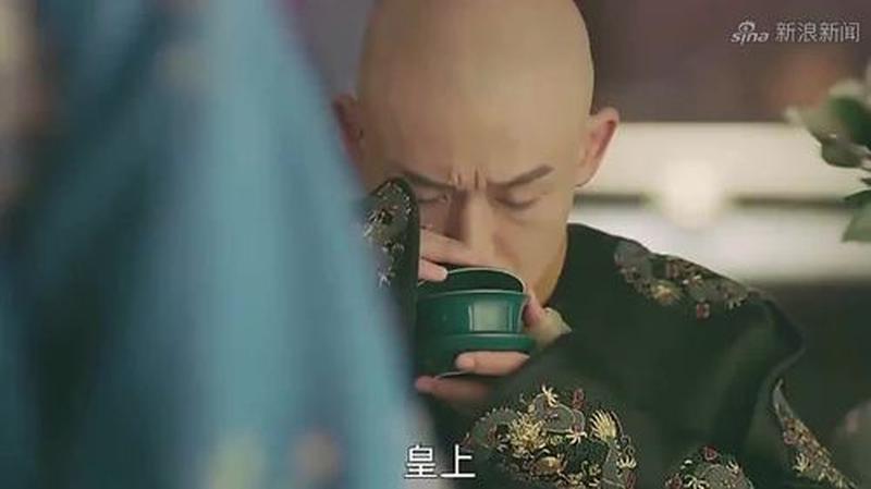 三个人一起走 被冷落怎么办(三人联手擒我动弹不得)-第1张图片-情感驿站