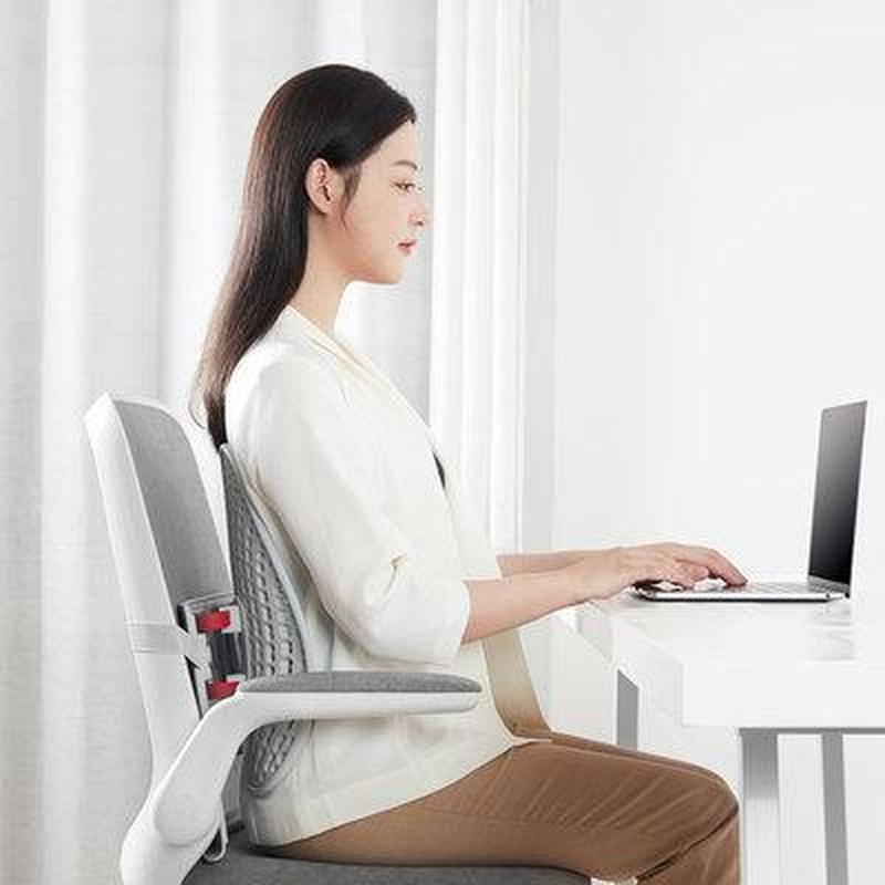 女孩子坐在上面怎么样才不累讲讲_巧妙姿势绝妙解困：女子久坐不累之道-第1张图片-情感驿站