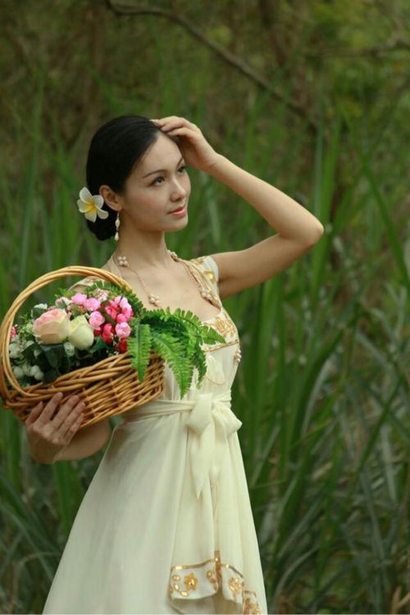 内向的女生—内向少女的静谧心事：心湖深处，暗香浮动-第1张图片-情感驿站