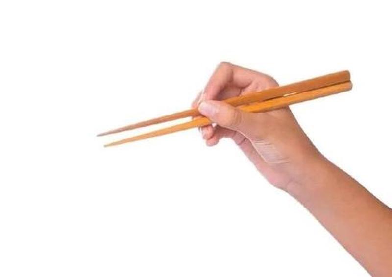 教我用筷子—筷子无情 手指欲哭：用筷子的正确姿势-第1张图片-情感驿站