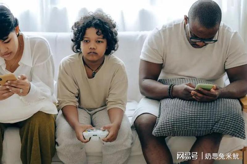 父母和儿女之间的交换—亲情互换：当父母与子女的人生轨迹逆转-第1张图片-情感驿站