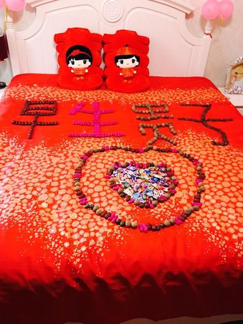 床段写的详细的描写_缱绻床榻间，妙笔勾勒情丝绵-第1张图片-情感驿站