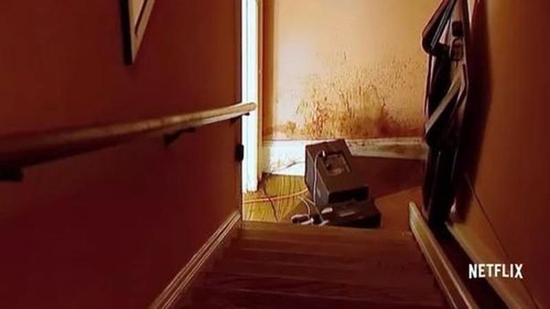 男生压女生身上然后出血了摇摇车—摇摇欲坠的血腥摇车:男生压身,鲜血飞溅-第1张图片-情感驿站 男生压女生身上然后出血了摇摇车—摇摇欲坠的血腥摇车:男生压身,鲜血飞溅-第1张图片-情感驿站