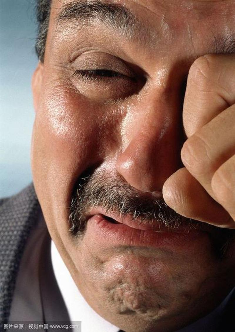 男人也会掉眼泪_男人眼中的泪，诉说无声的脆弱-第1张图片-情感驿站