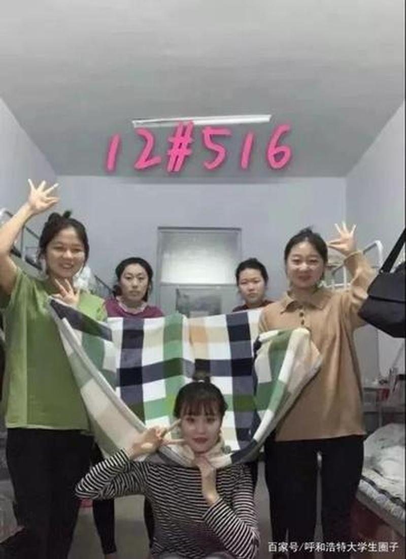校花被迫摆出耻辱姿势，羞辱不断加剧-第1张图片-情感驿站