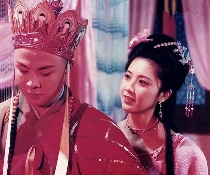 女儿太美了忍不住_女儿国色天香 父母忍不住惊叹-第1张图片-情感驿站