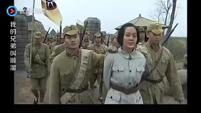 刚进去的那一瞬间是什么歌(囚室初见：光影交错下的寂静)-第1张图片-情感驿站