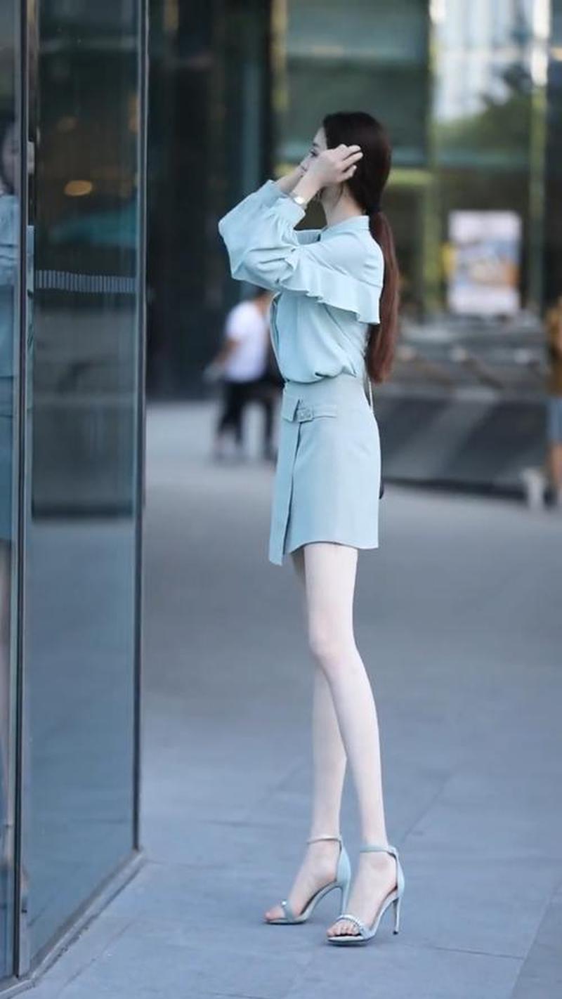为什么大家喜欢大长腿(老司机为何钟爱细长 *** )-第1张图片-情感驿站