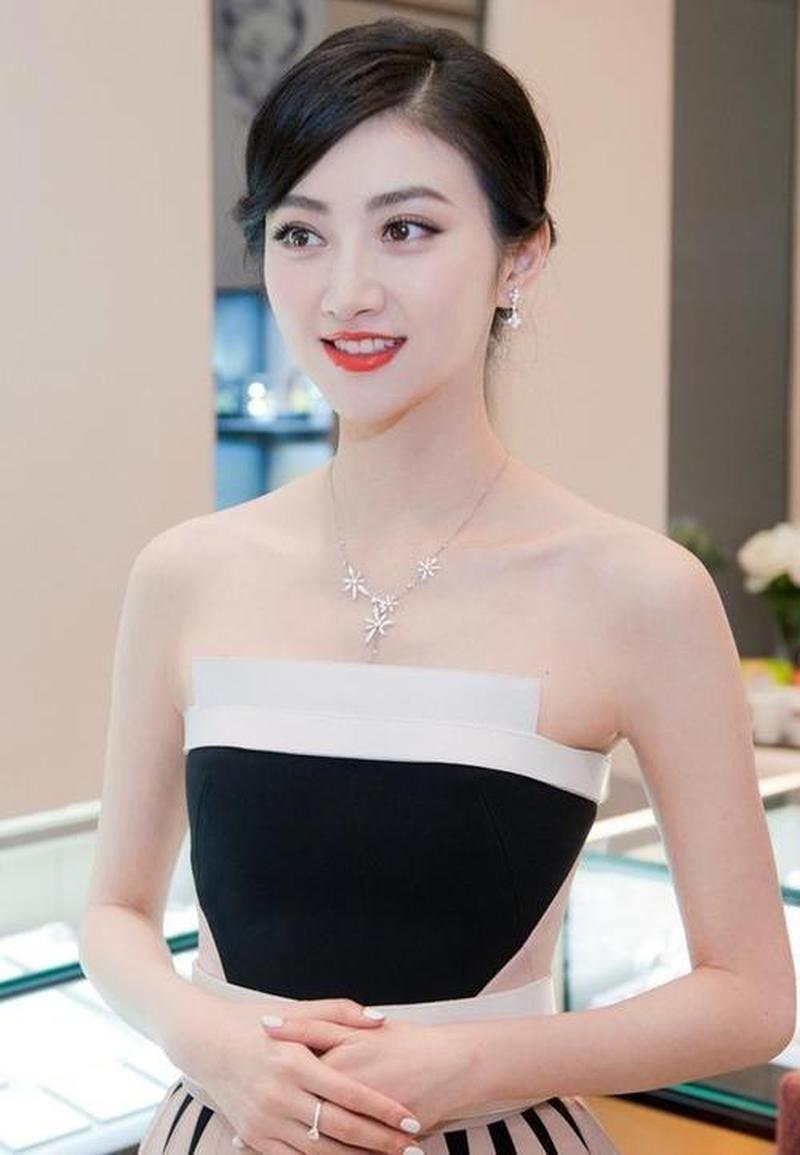 女生两种高C的表现—双眸流转似秋水，红唇轻启绽高音-第1张图片-情感驿站