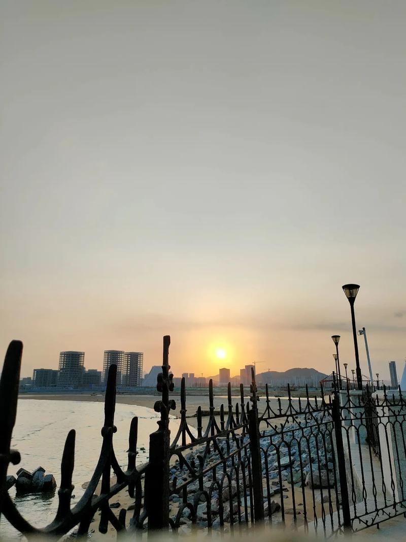 一个男人一见你就硬说明什么_一瞥生情， *** 焚身，莫非是命中注定-第1张图片-情感驿站