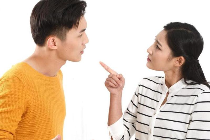 男女朋友吵架后,男方不联系你怎么办_当爱语化为伤言：情侣争执的代码破译-第1张图片-情感驿站