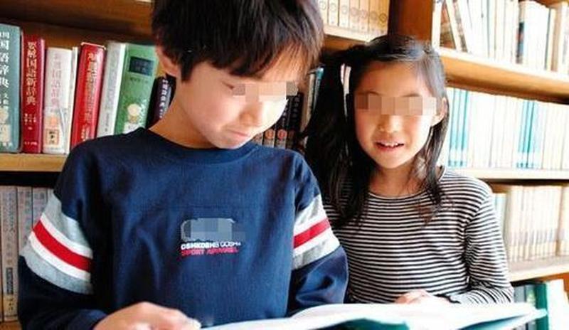 初中生可以生育吗—初二女儿暗中玩手机：父母的应对之策-第1张图片-情感驿站