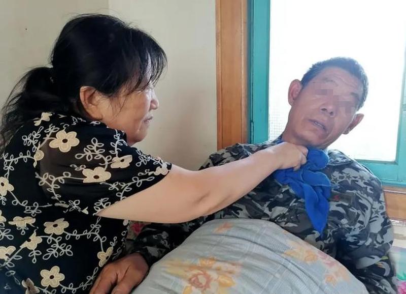 爱子离家，老父思绪如潮-第1张图片-情感驿站