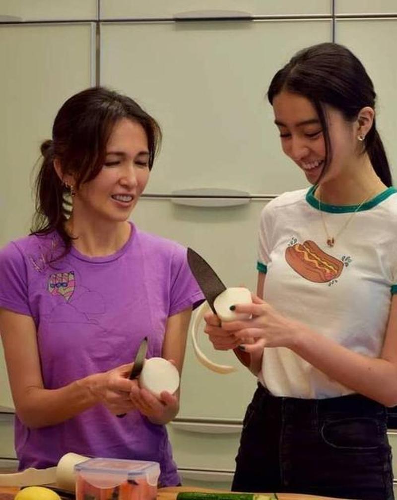 女儿太漂亮父母的烦恼—女儿倾国倾城，父何以自持-第1张图片-情感驿站