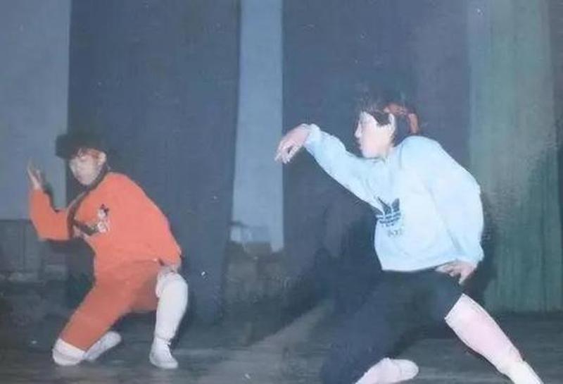 流淌的秘密源泉永生之泉：神秘爱情圣水揭开的未知深邃爱情之海的隐秘之源探寻的永恒之谜-第1张图片-情感驿站