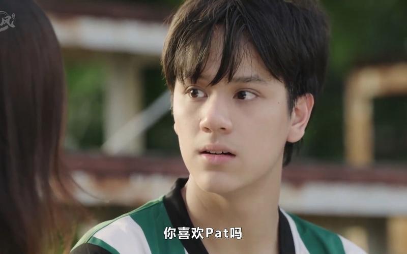 午夜心动：我的暗恋对象是吸血鬼-第1张图片-情感驿站