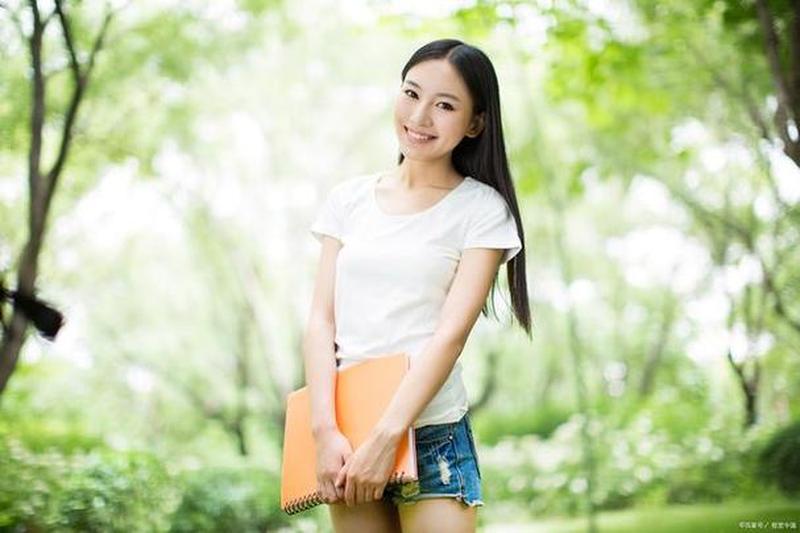 14岁幼儿女_14岁少女的成长与梦想：探索青葱岁月中的自我与世界-第1张图片-情感驿站