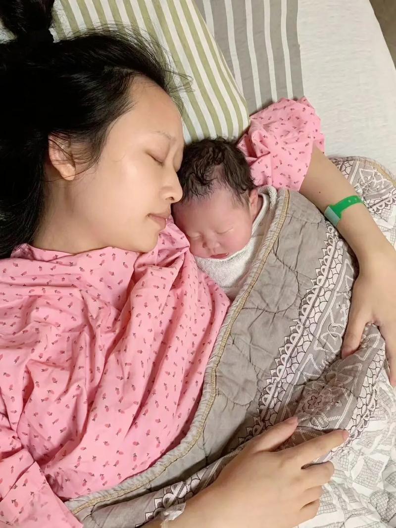 男生听到女生哼唧会有什么心理(听到女生哼唧,男生潜意识里想些什么)-第1张图片-情感驿站 男生听到女生哼唧会有什么心理(听到女生哼唧,男生潜意识里想些什么)-第1张图片-情感驿站