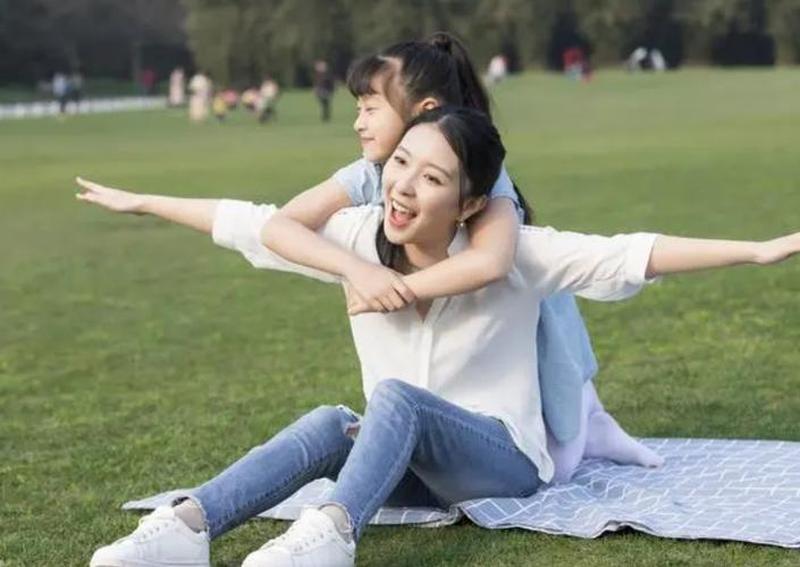 单亲家庭的孩子是什么样的(单亲父母之翼下的花朵:坚韧与韧性的肖像)-第1张图片-情感驿站 单亲家庭的孩子是什么样的(单亲父母之翼下的花朵:坚韧与韧性的肖像)-第1张图片-情感驿站