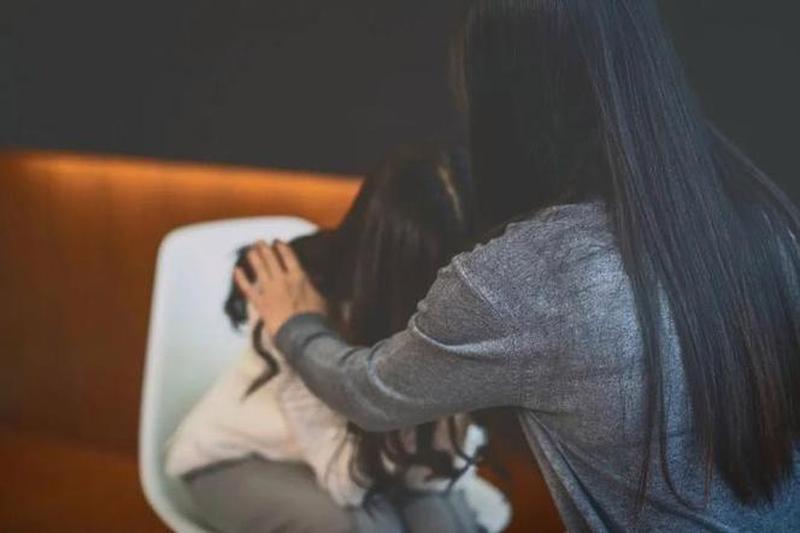 女人出轨后的心理分析—出轨后的愧疚与救赎:女人心灵的挣扎与重生-第1张图片-情感驿站 女人出轨后的心理分析—出轨后的愧疚与救赎:女人心灵的挣扎与重生-第1张图片-情感驿站