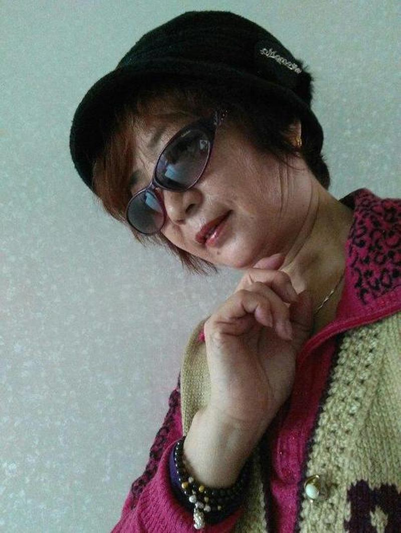 丧偶女士征婚启事(夕阳余晖下的缘分之约，寻找灵魂伴侣共度余生)-第1张图片-情感驿站