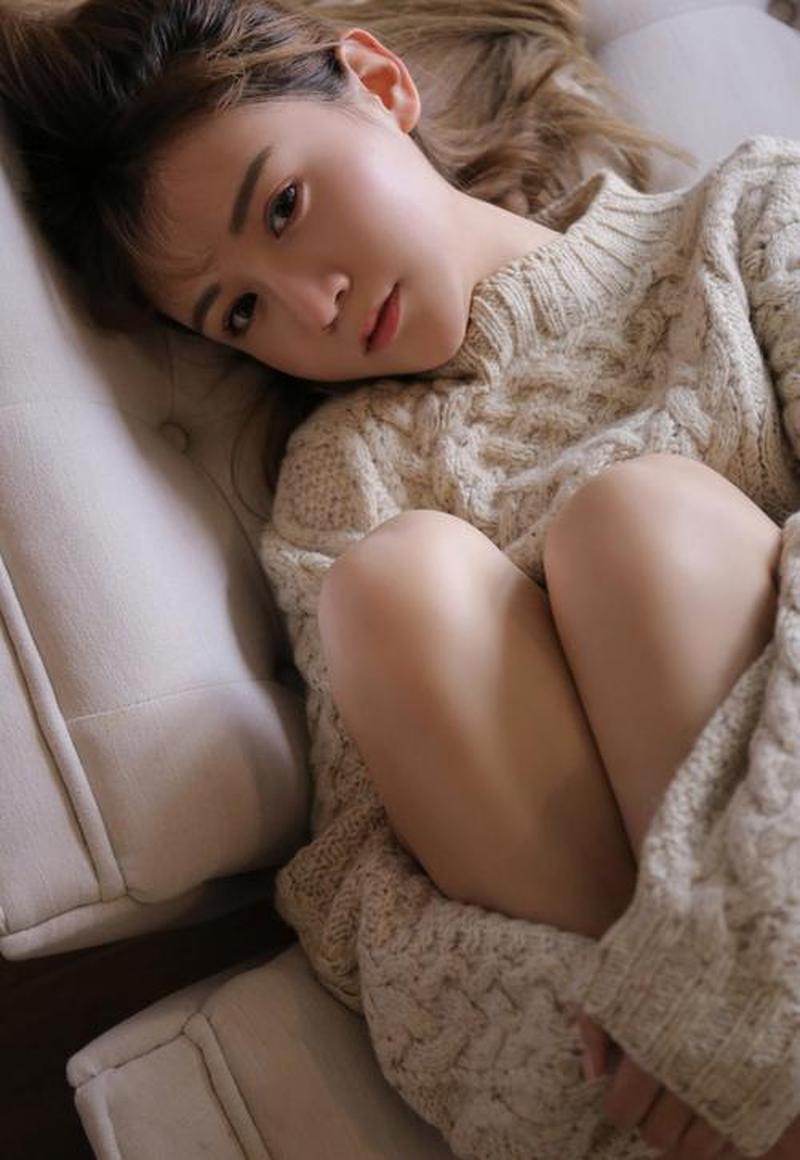 女生之一次是什么样的感觉—当少女青涩邂逅真情：初次爱的触动-第1张图片-情感驿站