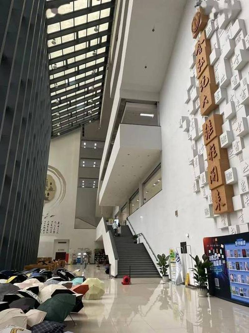 柏拉图式的爱情是什么意思_柏拉图式爱情的真谛：论灵魂相依的心智之爱-第1张图片-情感驿站