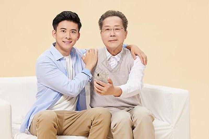 爱在父子间，关怀无处不在-第1张图片-情感驿站
