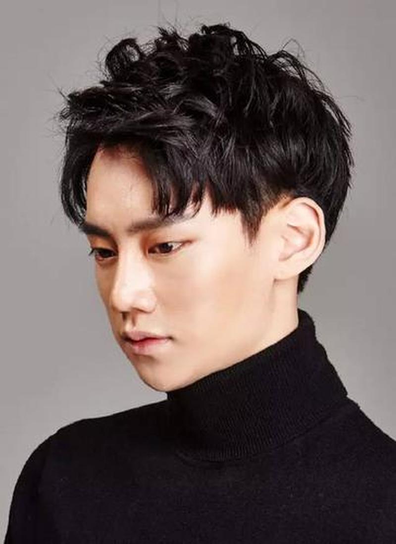 男生总是揉女生头发_男生揉女朋友头发的隐藏心理揭秘-第1张图片-情感驿站 男生总是揉女生头发_男生揉女朋友头发的隐藏心理揭秘-第1张图片-情感驿站