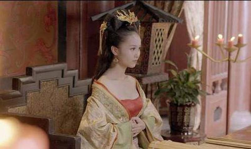 彼总索妾下，翘首枕榻眠-第1张图片-情感驿站
