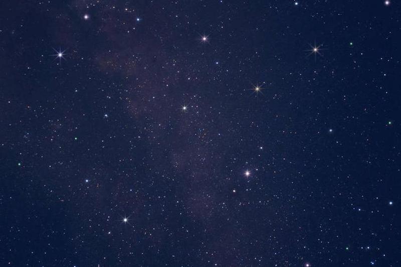 星夜下的有缘人：领养一颗属于自己的星星-第1张图片-情感驿站