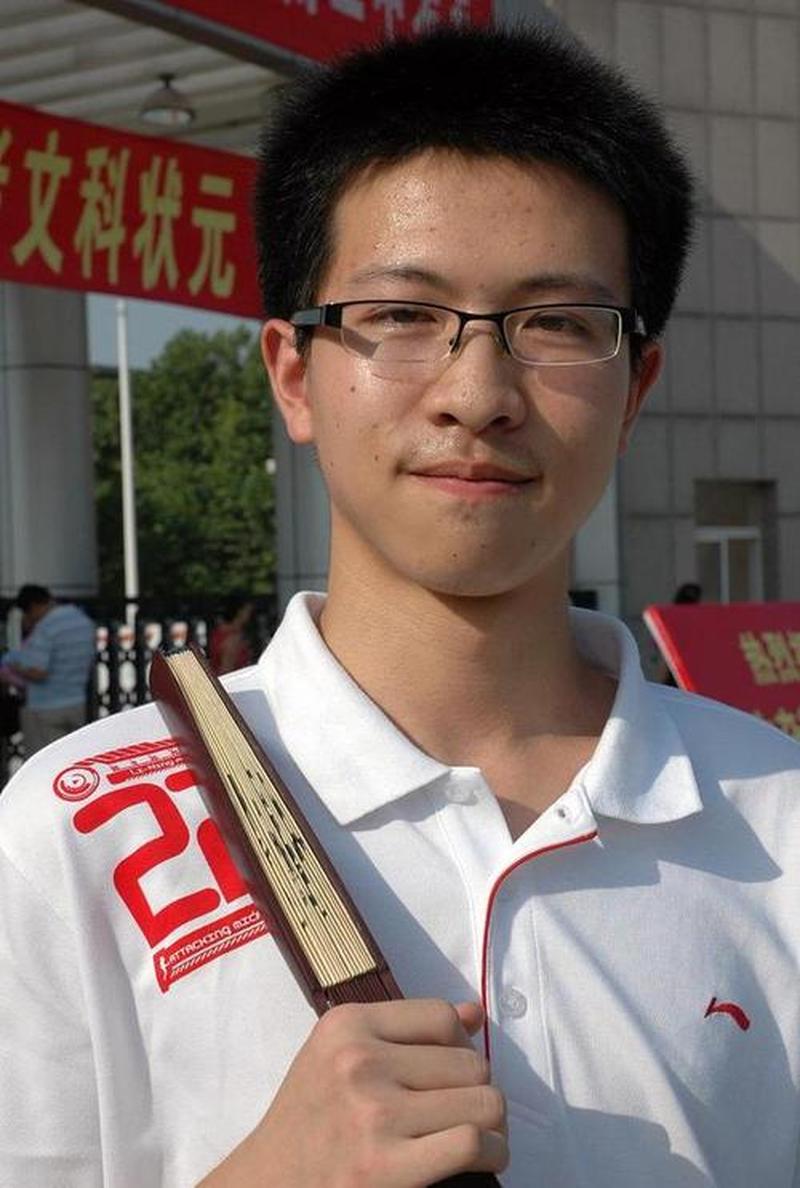 擅长文科的男生_文科专才,锋芒不减-第1张图片-情感驿站 擅长文科的男生_文科专才,锋芒不减-第1张图片-情感驿站