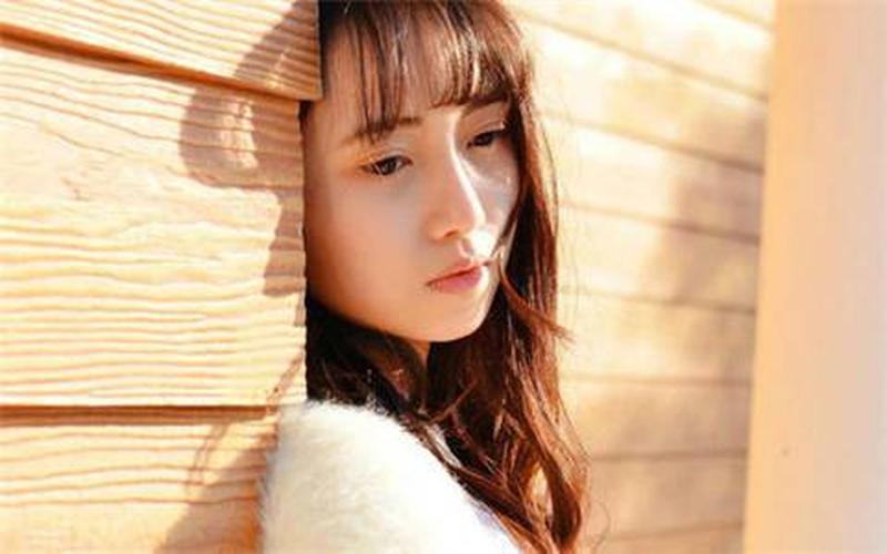 女生一个人在家怎么安慰_暖心陪伴：独居女孩的自我疗愈秘籍-第1张图片-情感驿站