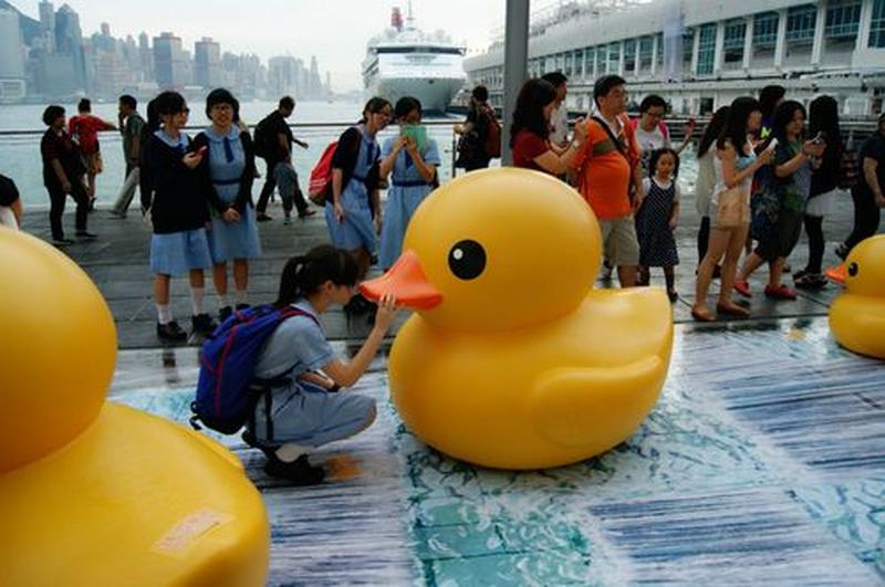 男士玩具的_男扮玩具出街记：探索世界的另类视角-第1张图片-情感驿站