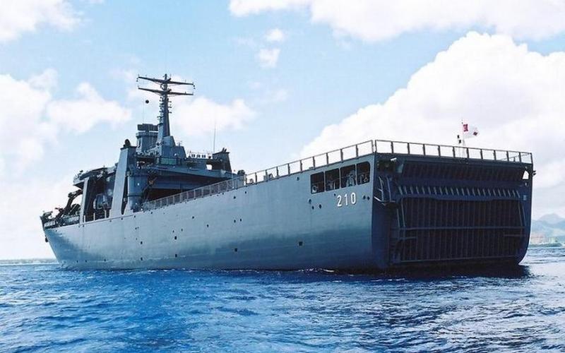  海上巨兽-战舰(海上巨兽战舰)