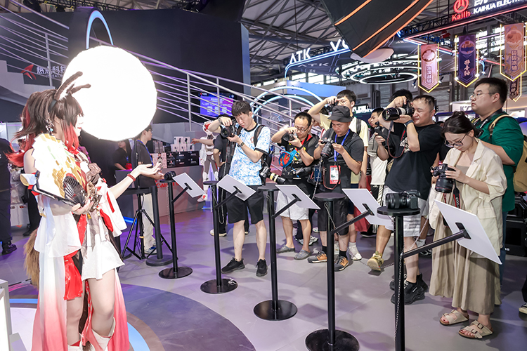 佳能登陆第21届ChinaJoy，“看我佳”与观众们一起打破次元壁！-第7张图片-科技快讯