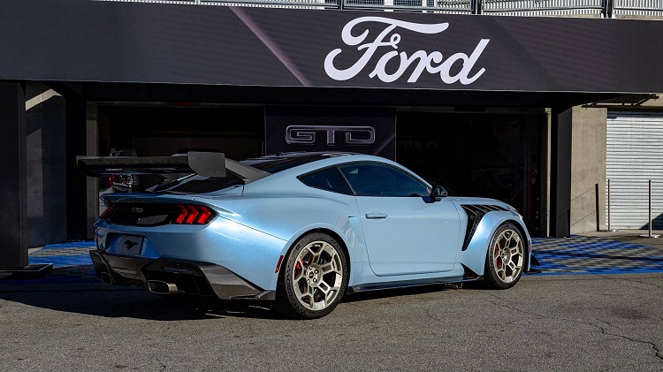 826马力大V8，对标911GT3！售价230多万的福特Mustang来了-第2张图片-科技快讯