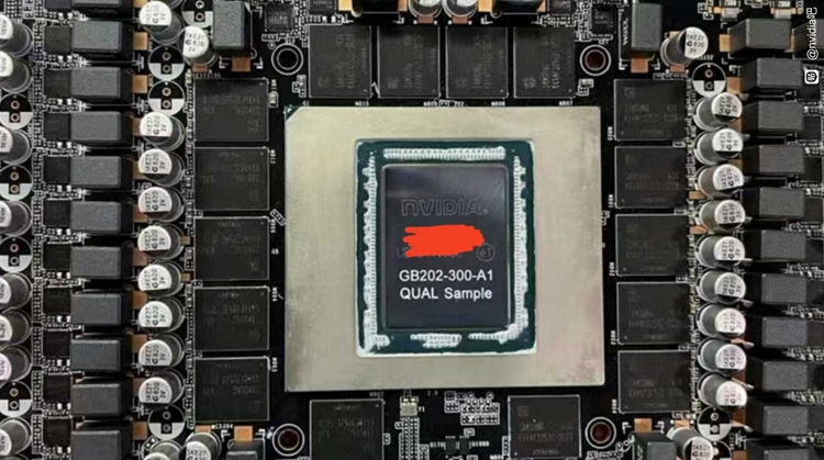 NVIDIA RTX 5090显卡芯片曝光；744平方毫米超大规模，无愧卡皇之名-第2张图片-科技快讯