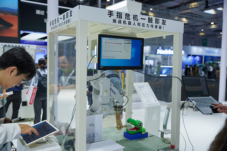 高效分拣提升产品良率 爱普生携多种工业机器人解决方案参展工博会-第5张图片-科技快讯