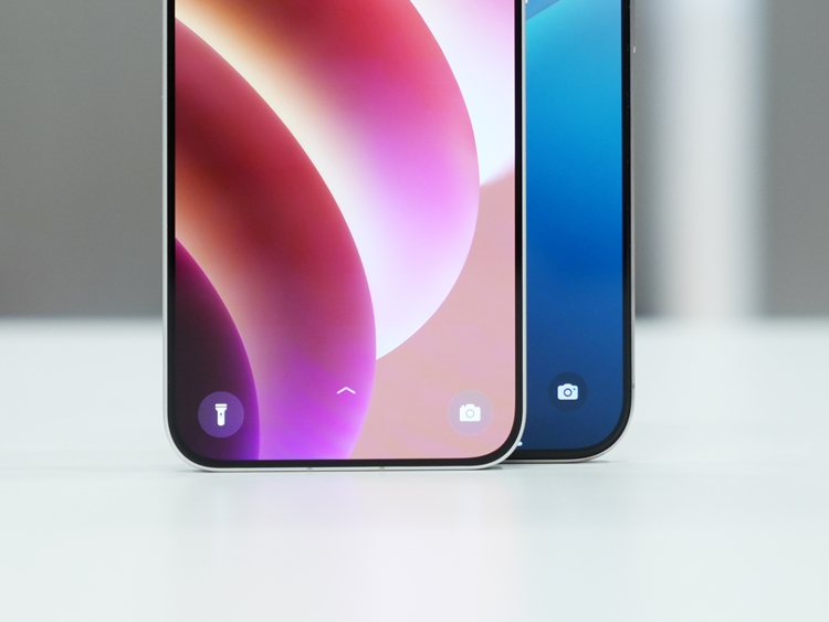OPPO Find X8 Pro手机正面图曝光：四曲面微屏，支持卫星通信-第2张图片-科技快讯