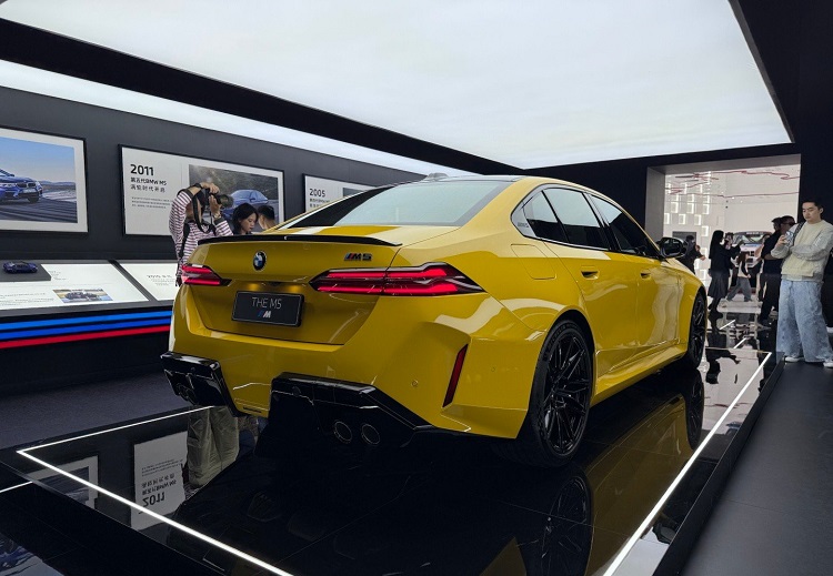 4.4T V8+插混，售价146.89万元！新一代宝马M5，强到没边？-第4张图片-科技快讯