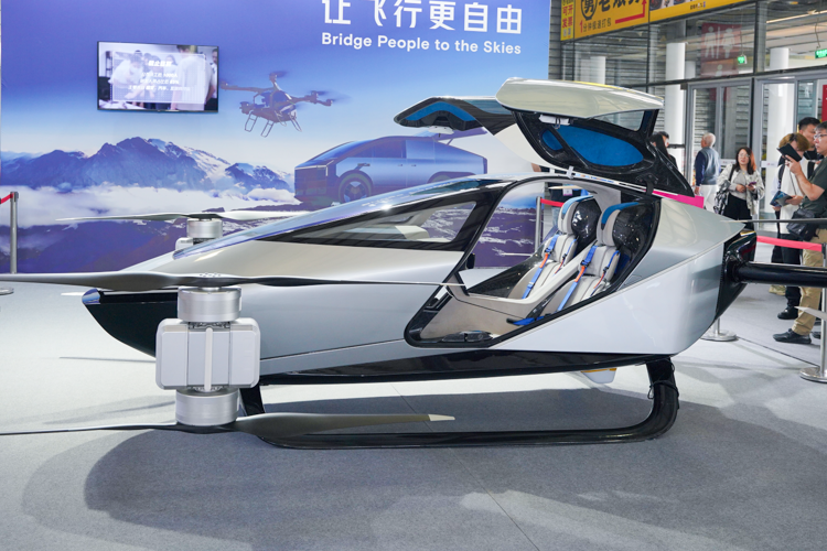 小鹏携高性价比掀背轿跑MONA M03亮相Tech G 2024：飞行汽车必不可少-第3张图片-科技快讯