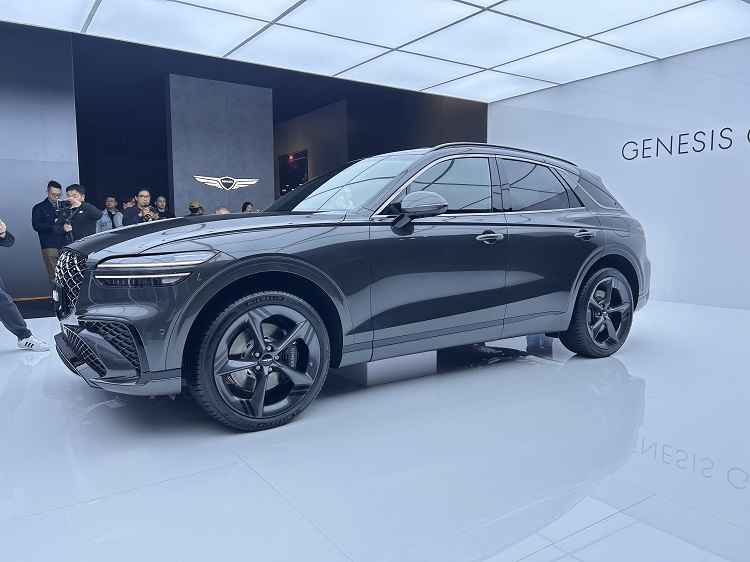 整车进口，全系2.5T，高配全时四驱！捷尼赛思GV70 29.3万起，贵吗？-第1张图片-科技快讯