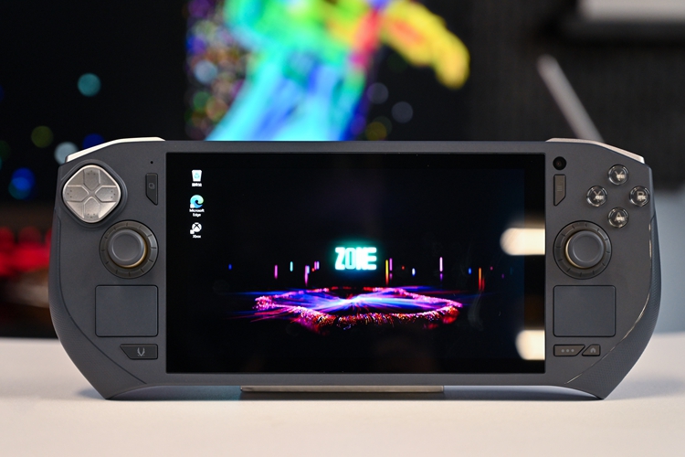 索泰ZONE游戏掌机开始接受预定：7英寸120Hz AMOLED屏幕，6399元-第1张图片-科技快讯