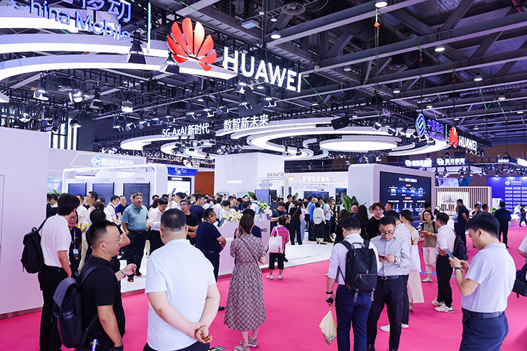 华为终端参展2024中国移动合作伙伴大会，华为Pura 70双星通信闪耀全场-第1张图片-科技快讯